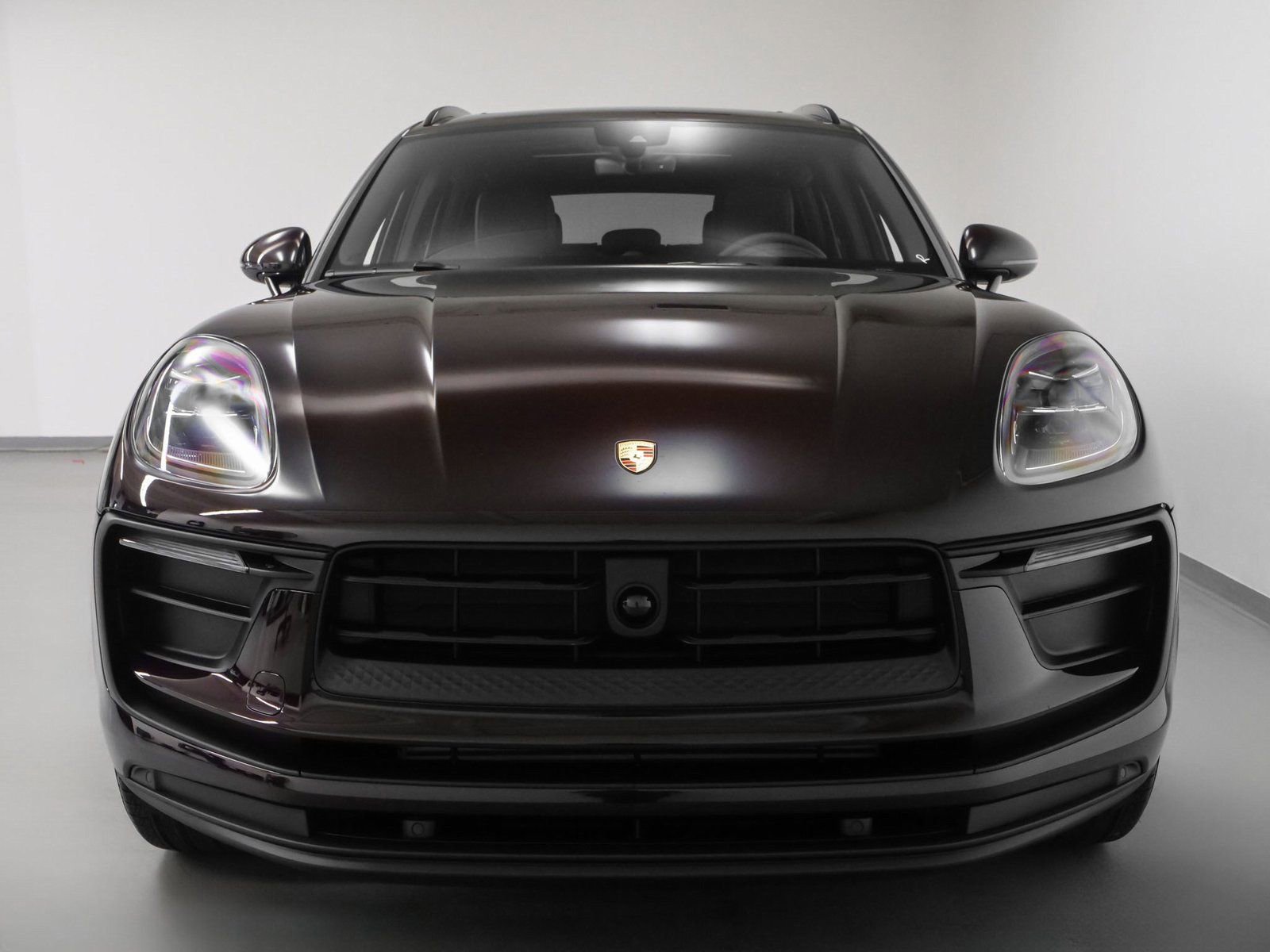 Certified 2025 Porsche Macan AWD/4WD image 7