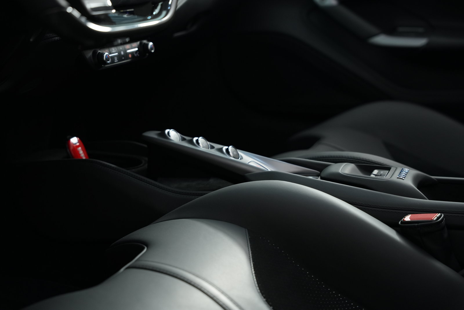 Used 2023 Ferrari F8 Spider RWD image 49
