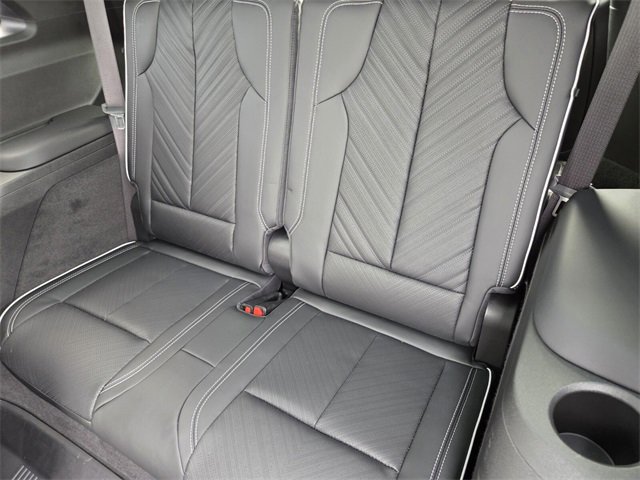 New 2026 Cadillac Vistiq Platinum w/ LPO, Floor Liner Package image 18