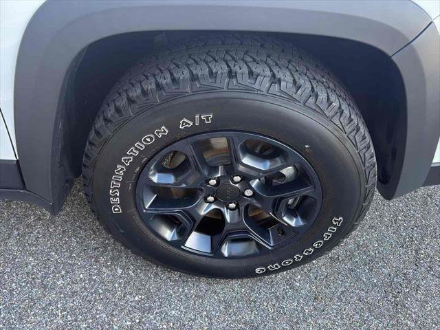 Used 2022 Jeep Cherokee Latitude w/ Sun & Sound Group image 11