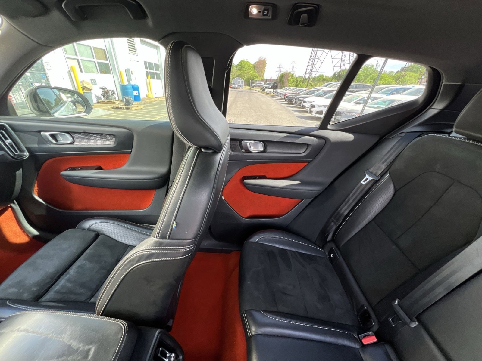 Used 2020 Volvo XC40 T4 R-Design w/ Protection Package Premier image 3