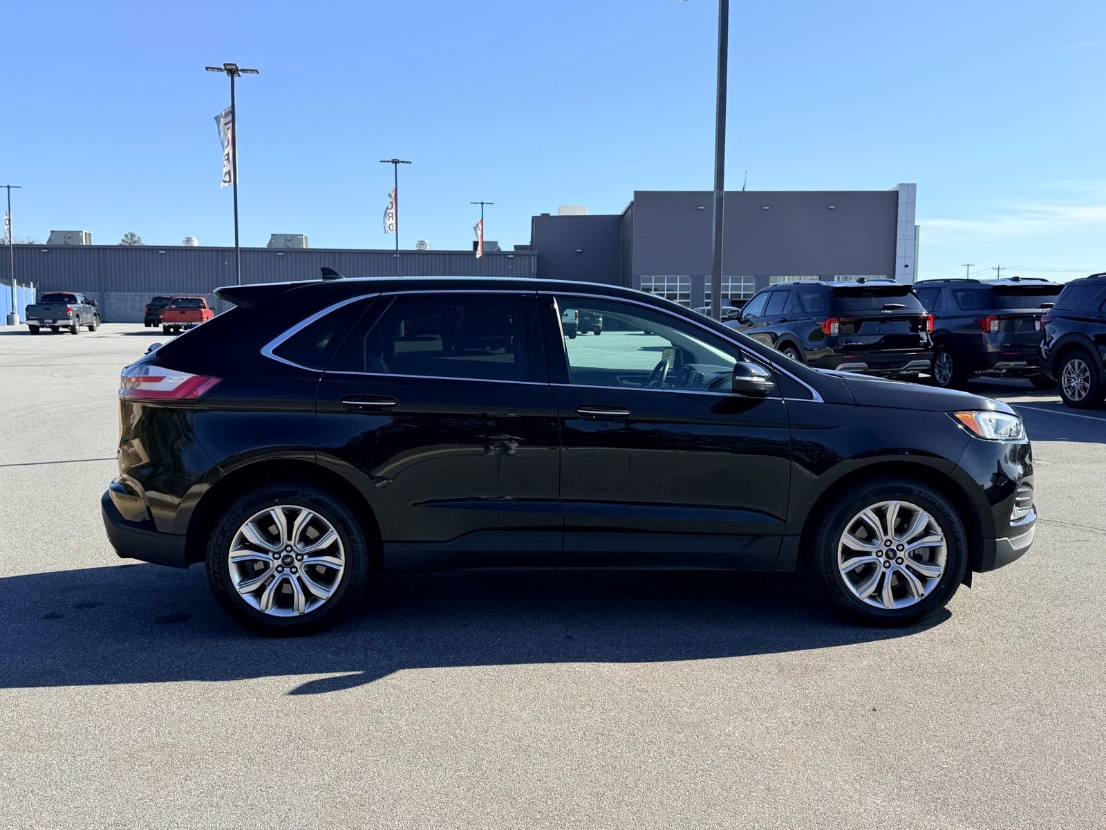 Used 2024 Ford Edge Titanium AWD/4WD image 11