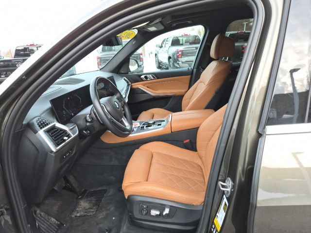 Used 2024 BMW X5 xDrive40i w/ Premium Package image 16