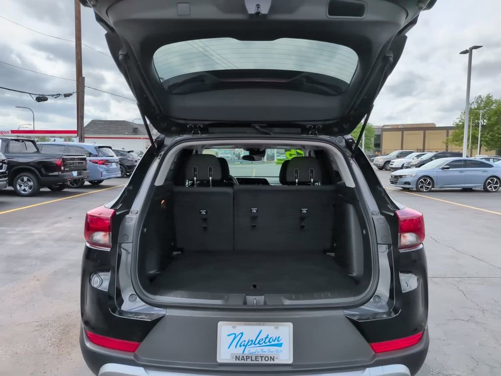 Used 2025 Chevrolet TrailBlazer LT FWD image 15