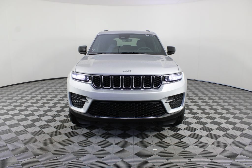 New 2026 Jeep Grand Cherokee Laredo AWD/4WD image 25