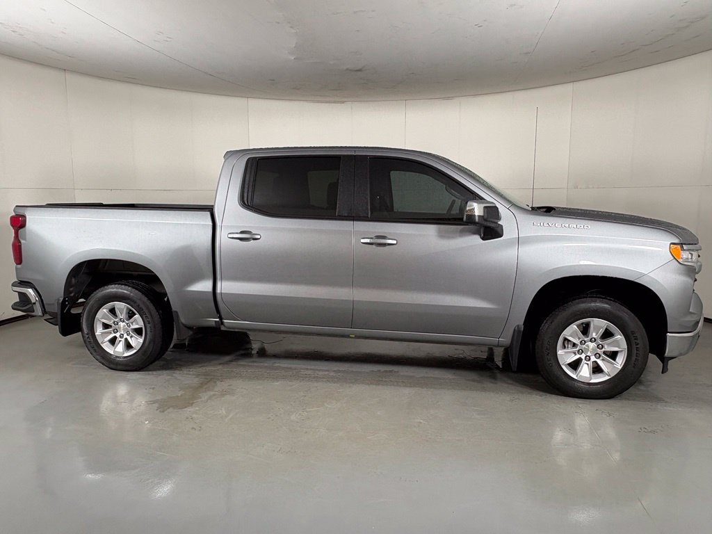 Used 2024 Chevrolet Silverado 1500 LT RWD image 11