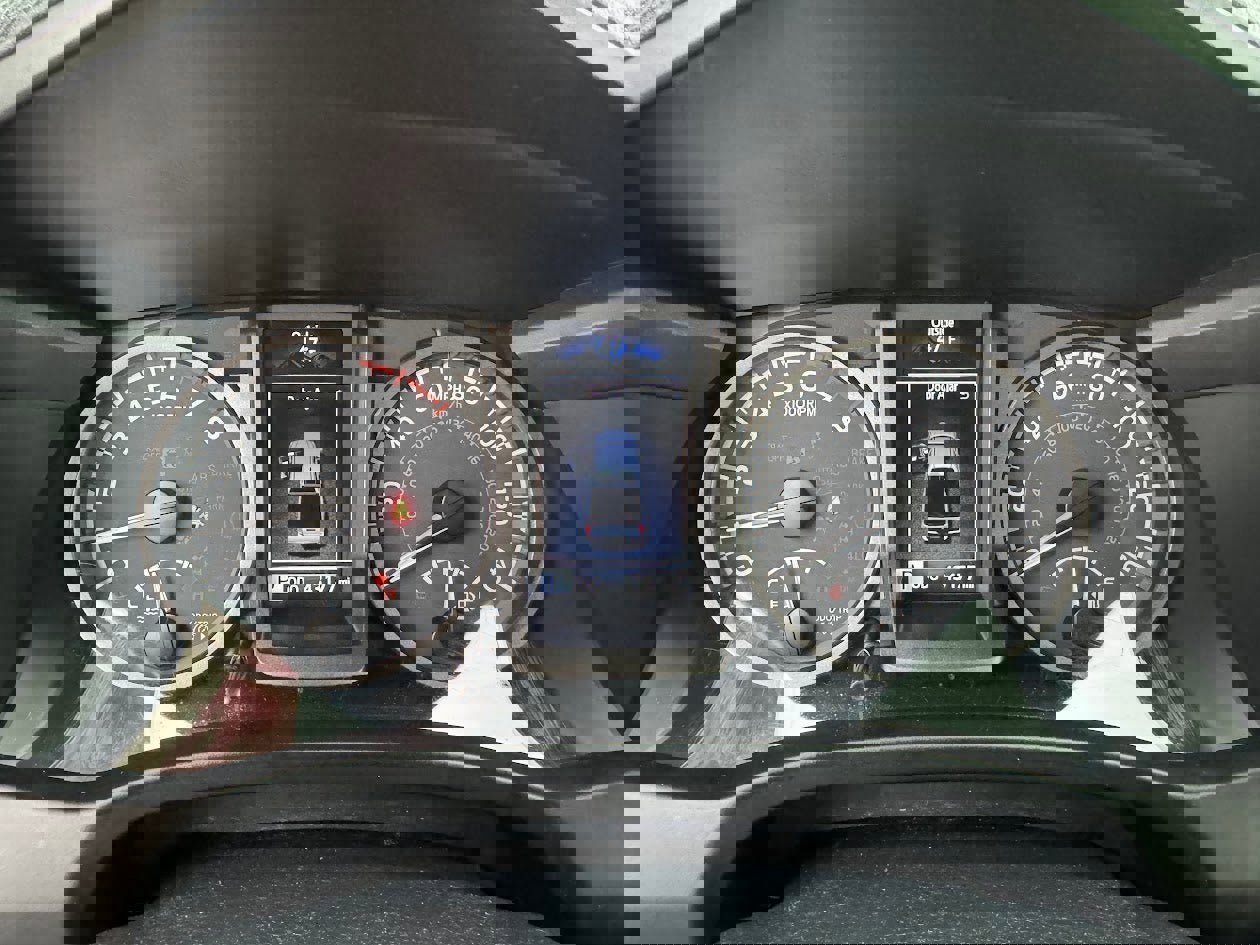 Used 2021 Toyota Tacoma TRD Off-Road w/ Technology Package image 12