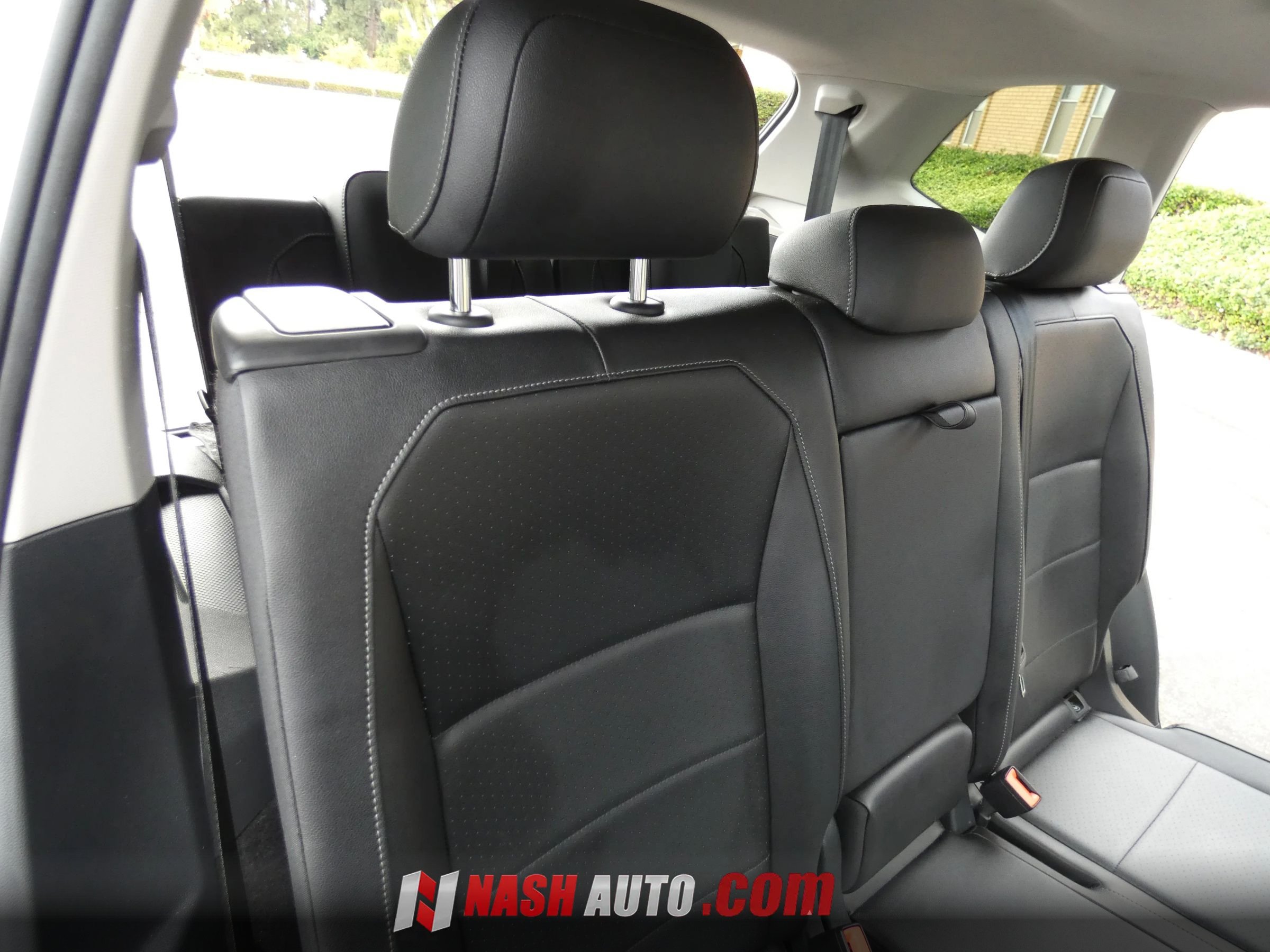 Used 2020 Volkswagen Tiguan SE w/ Panoramic Sunroof Package FWD image 38
