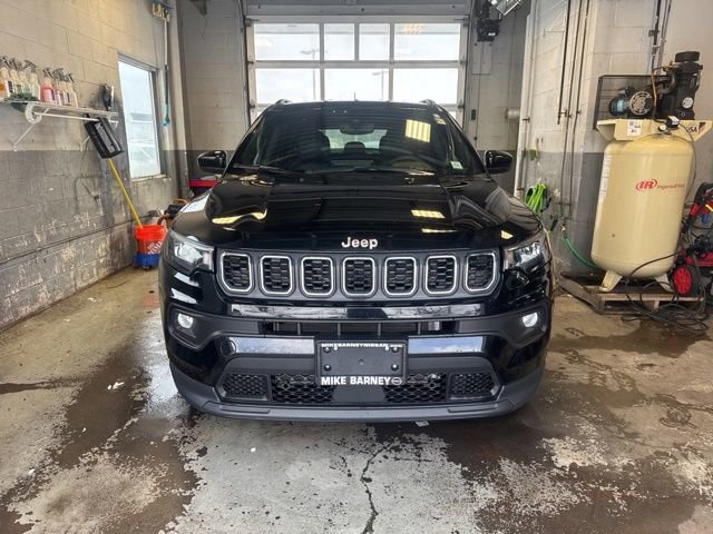 Used 2024 Jeep Compass Latitude image 7