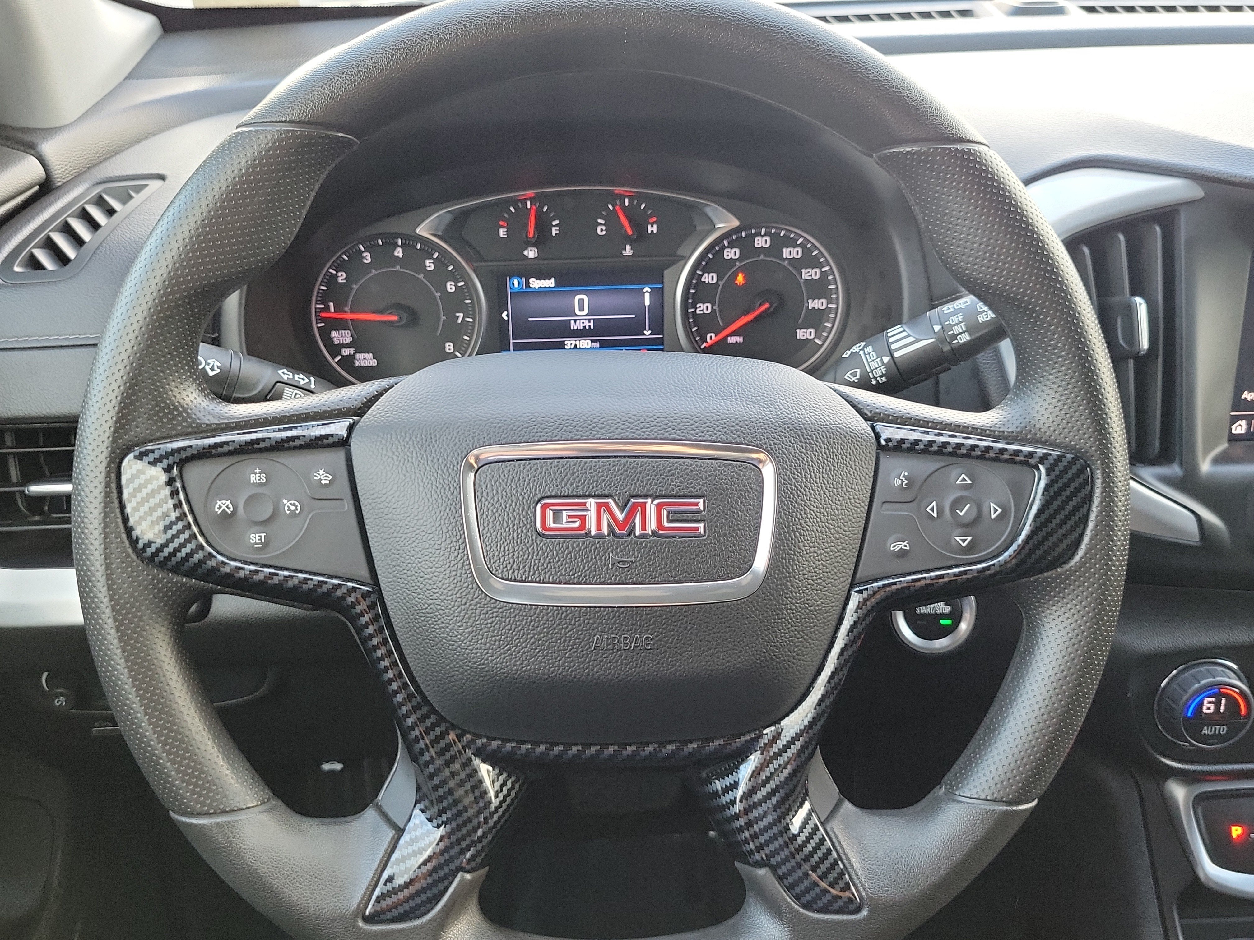 Used 2024 GMC Terrain SLE w/ Driver Convenience Package FWD image 18