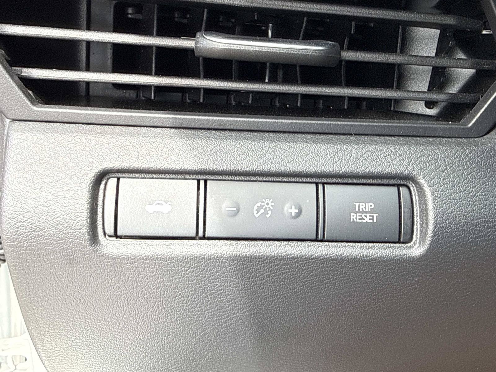 Used 2024 Nissan Altima 2.5 SR w/ SR Premium Package FWD image 31
