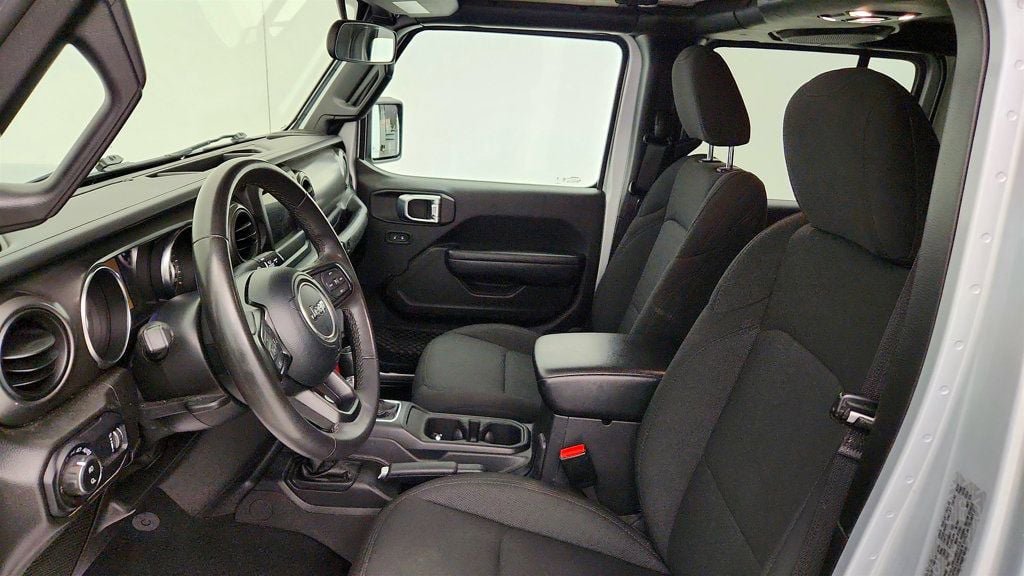 Used 2023 Jeep Gladiator Sport AWD/4WD image 19