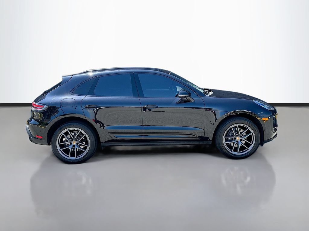 Certified 2023 Porsche Macan AWD/4WD image 8