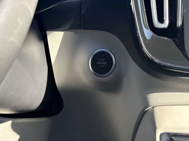 New 2026 Volvo XC40 B5 Ultra w/ Climate Package image 17