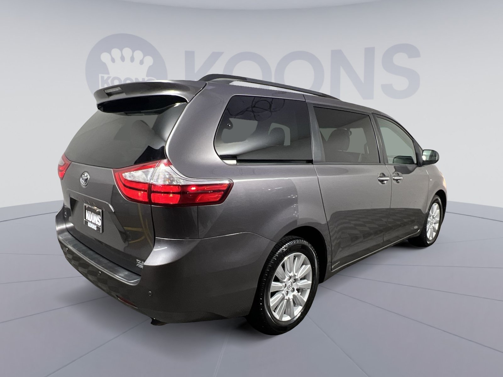 Used 2017 Toyota Sienna XLE w/ XLE Navigation Package AWD/4WD image 11