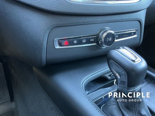 Certified 2021 Volvo XC90 T5 Momentum w/ Protection Package Premier image 16