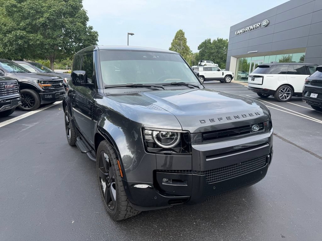 Used 2026 Land Rover Defender 90 V8 AWD/4WD image 4