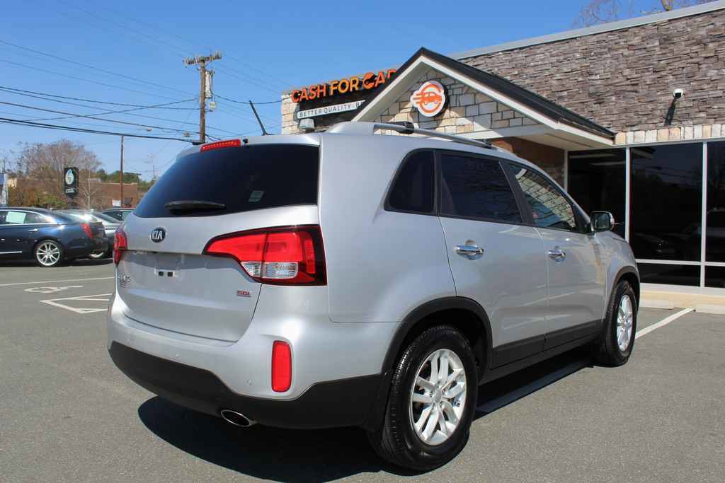 Used 2014 Kia Sorento LX image 5