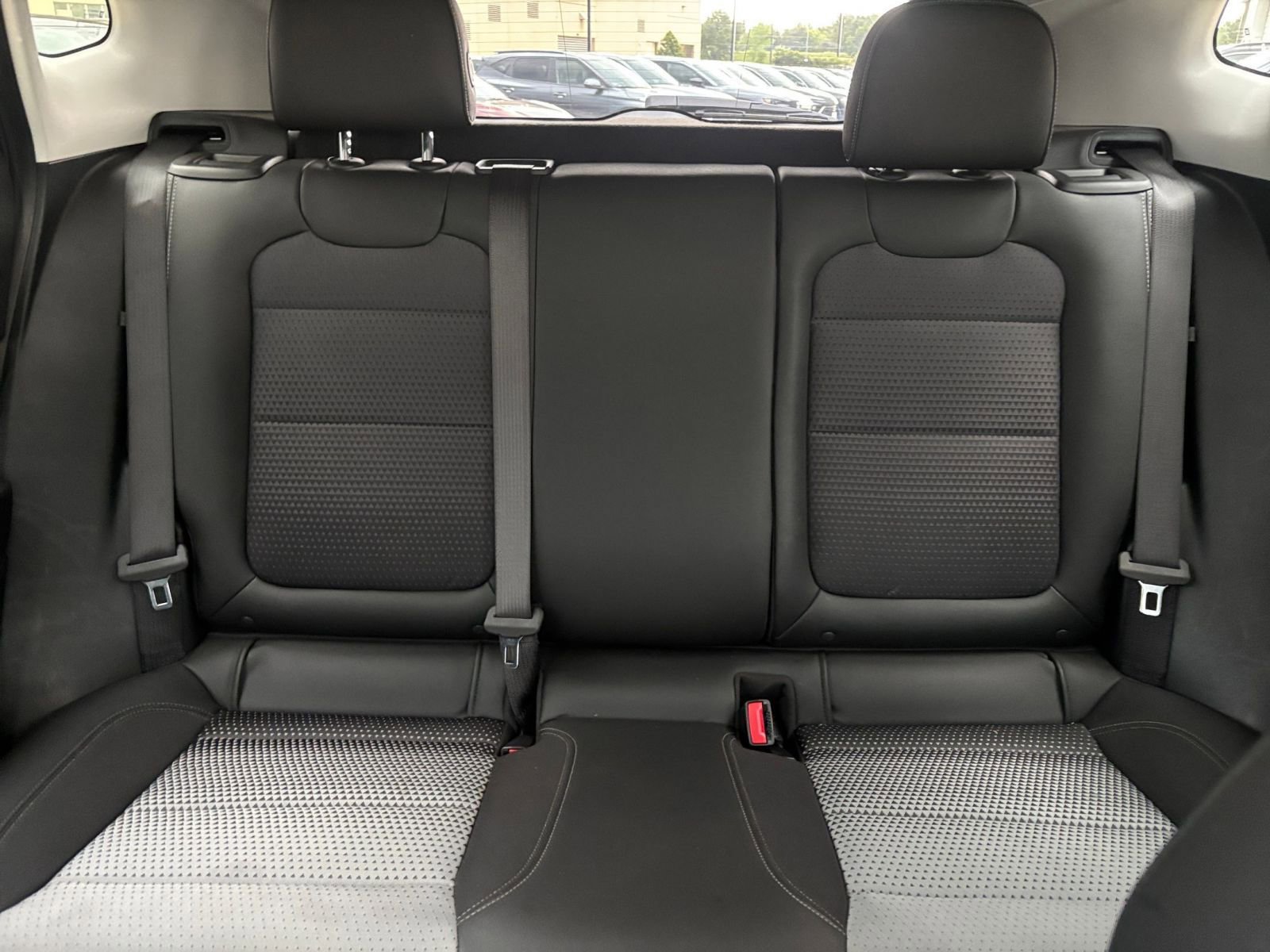 Used 2025 Chevrolet Trax LT FWD image 37