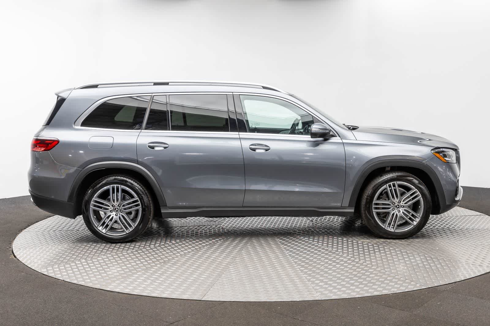 Used 2025 Mercedes-Benz GLS 450 4MATIC image 64