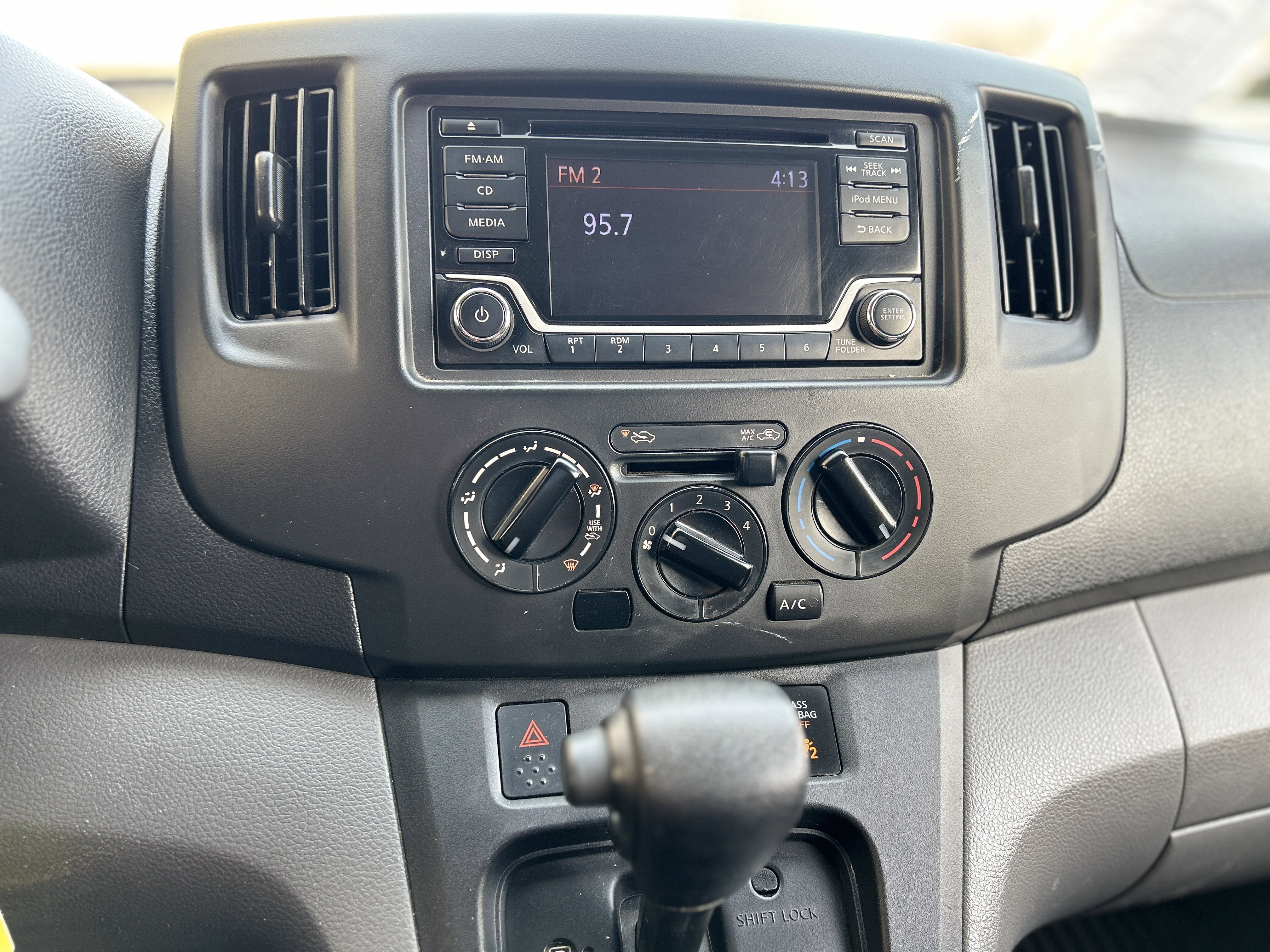 Used 2019 Nissan NV200 S image 12