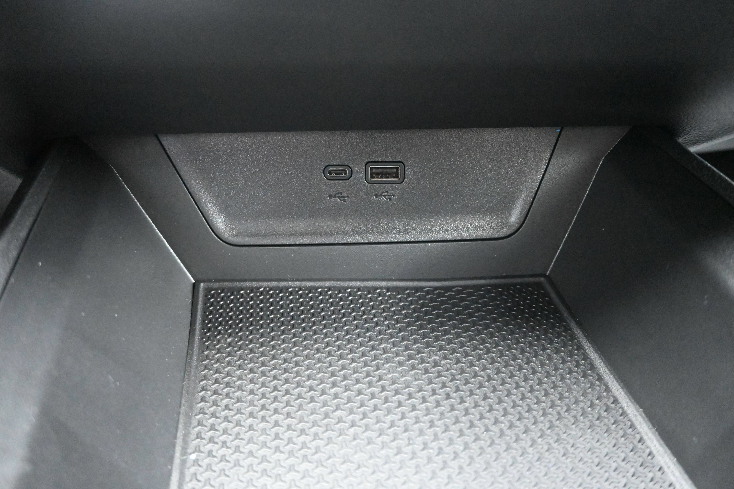 New 2027 Chevrolet Equinox LT w/ Convenience Package II FWD image 21