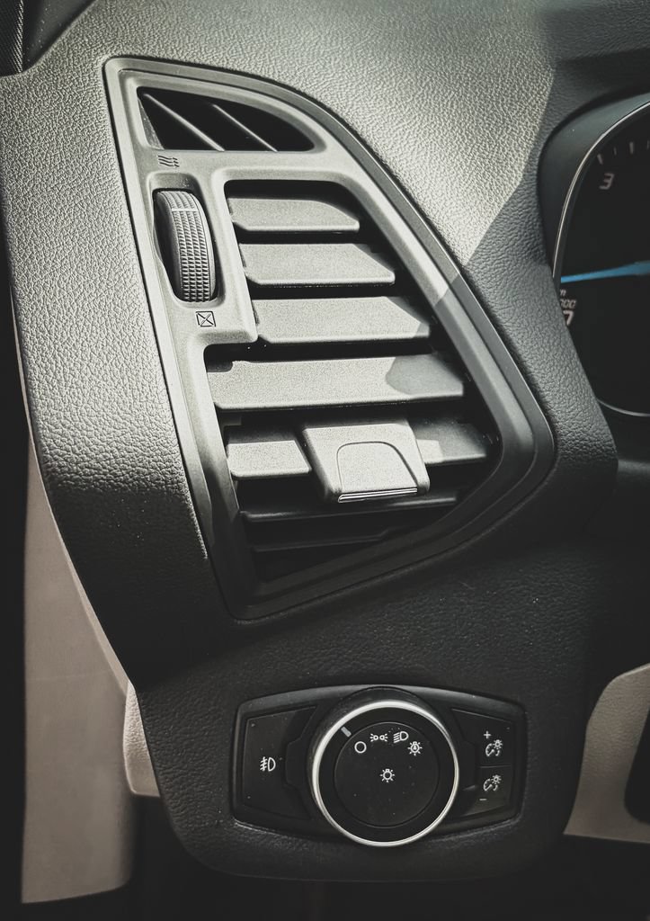 Used 2016 Ford Escape SE FWD image 6
