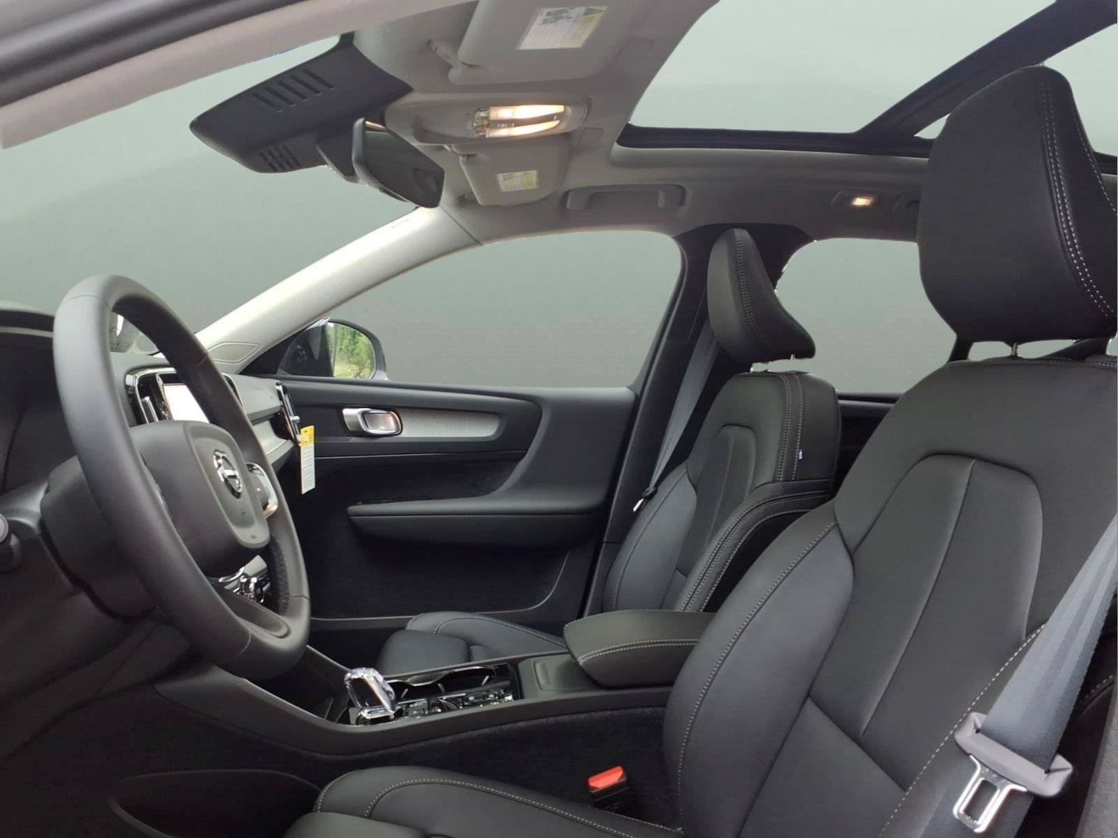 New 2026 Volvo XC40 B5 Plus w/ Climate Package AWD/4WD image 10