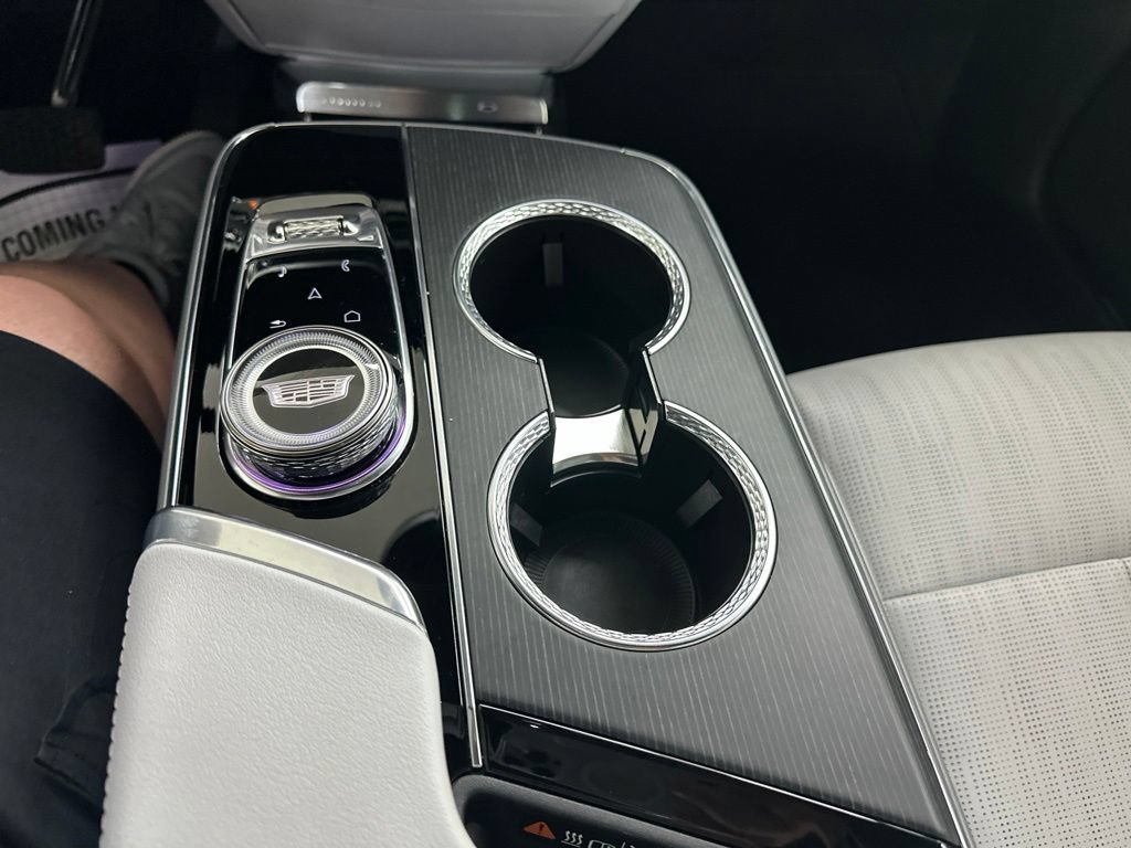 Certified 2024 Cadillac Lyriq Luxury AWD/4WD image 42