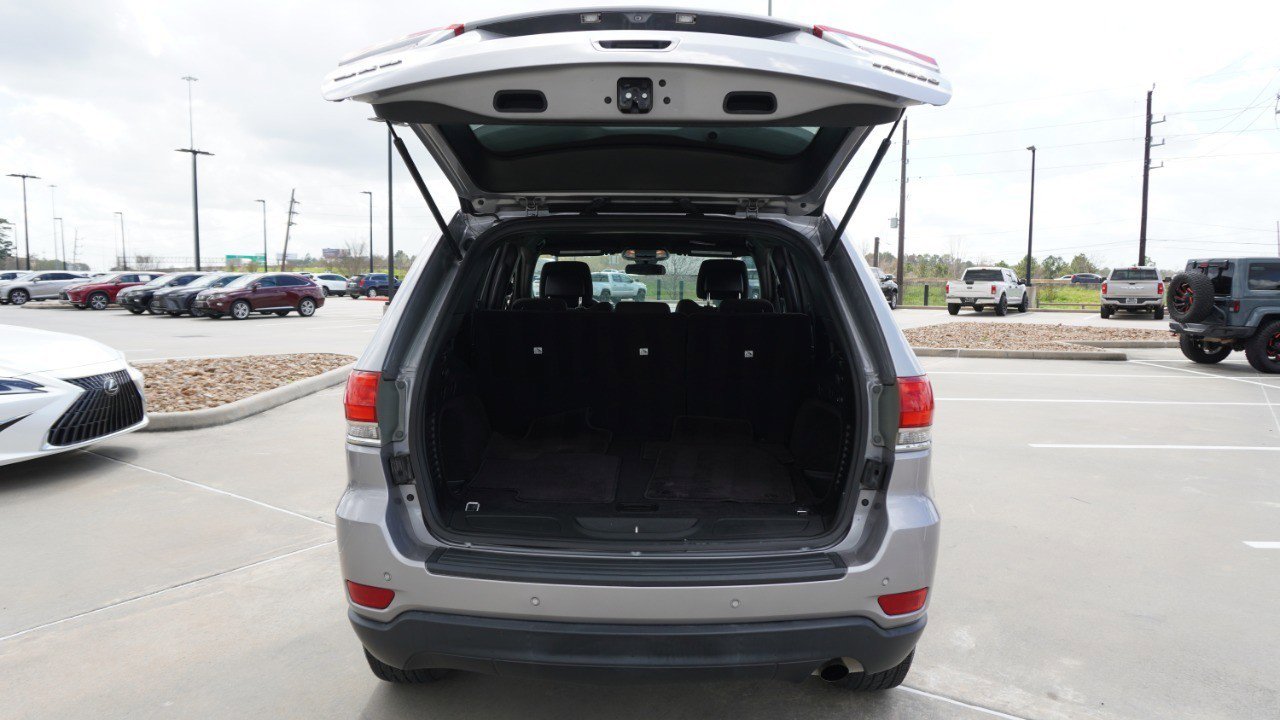 Used 2018 Jeep Grand Cherokee Laredo image 30