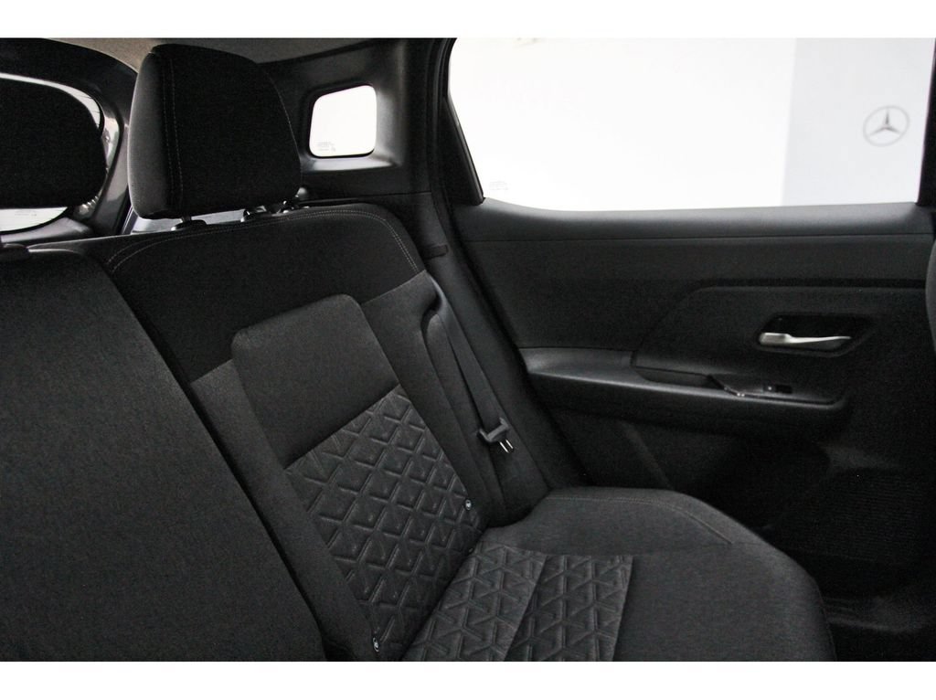 Used 2026 Nissan Kicks SV w/ SV Premium Package FWD image 12
