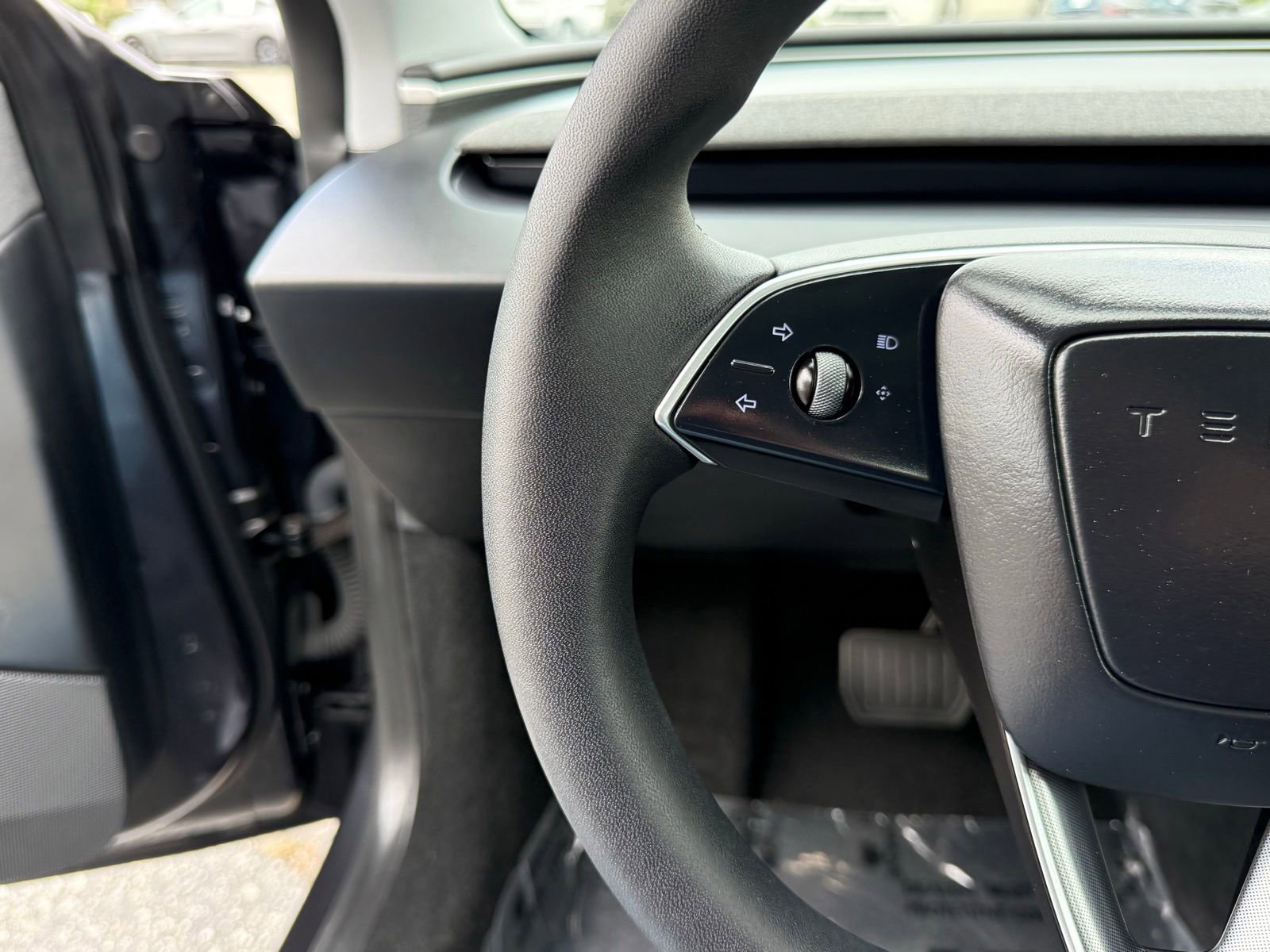 Used 2024 Tesla Model 3 Standard Range RWD image 23