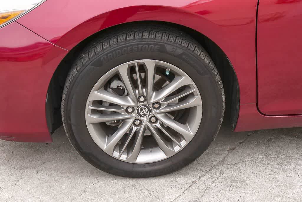 Used 2016 Toyota Camry SE FWD image 5