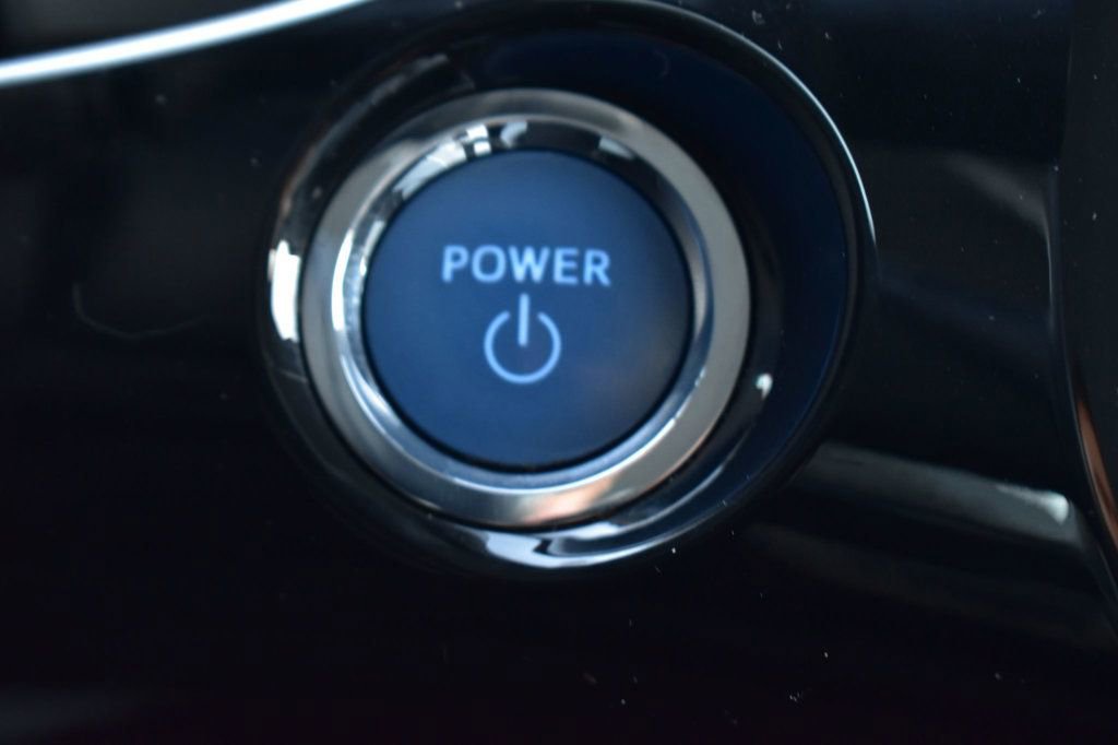 Used 2016 Toyota Prius Three Touring FWD image 31