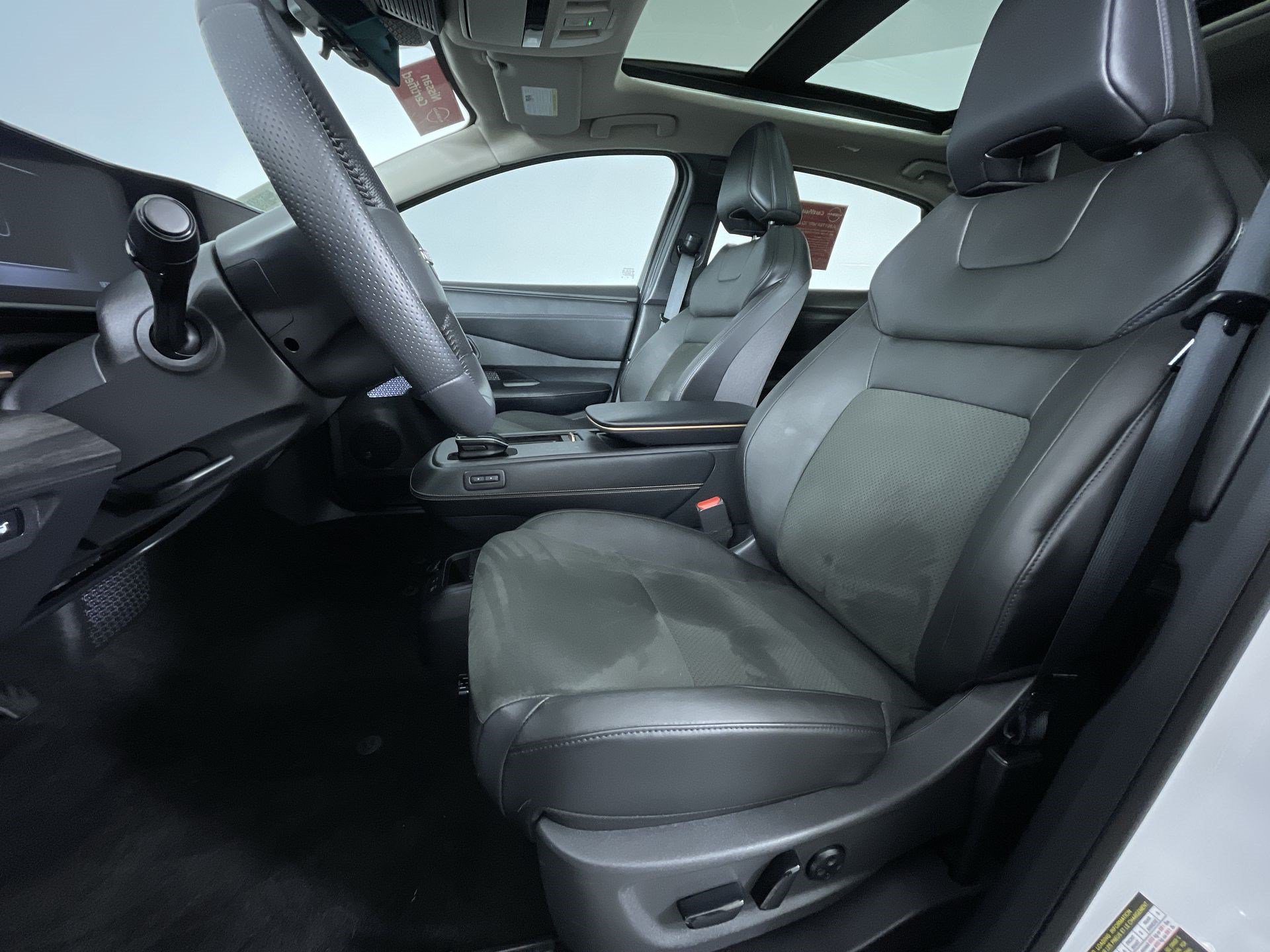 Certified 2024 Nissan Ariya AWD image 15