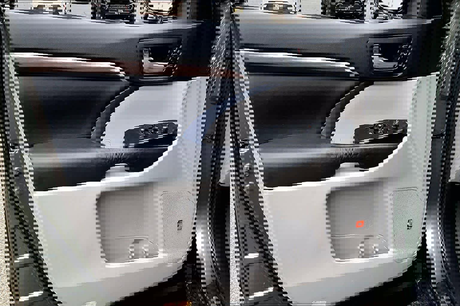 Certified 2016 Toyota Highlander Limited Platinum image 21