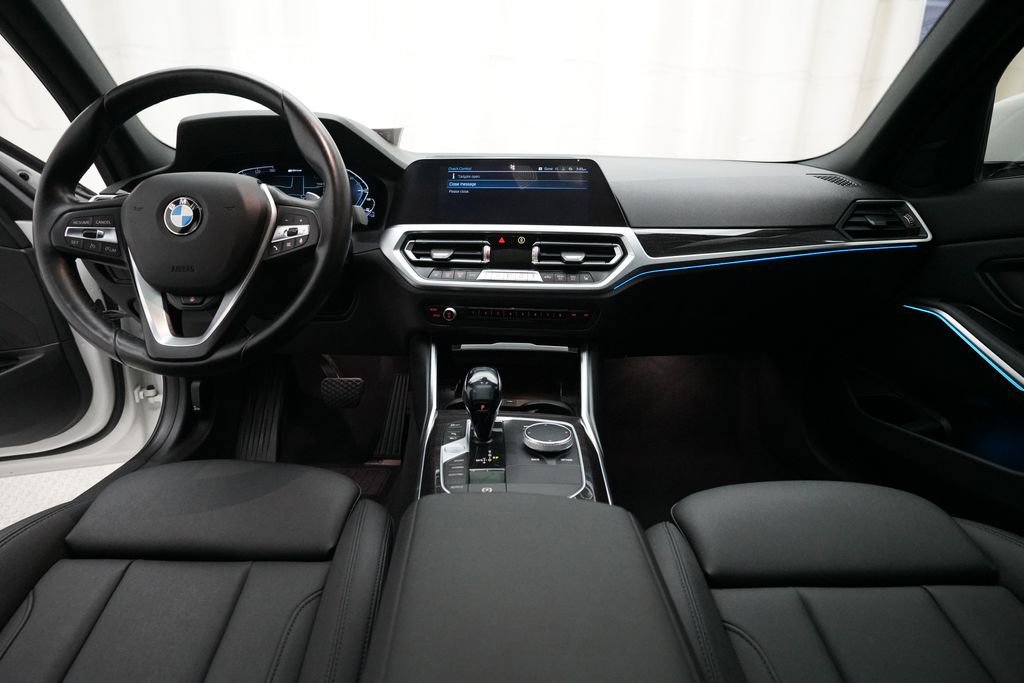 Used 2021 BMW 330e xDrive w/ Convenience Package image 5