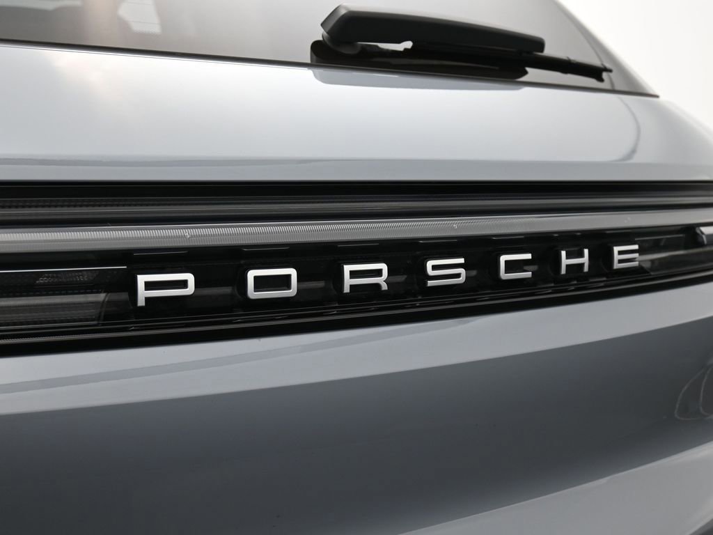 Certified 2025 Porsche Cayenne Turbo AWD/4WD image 14