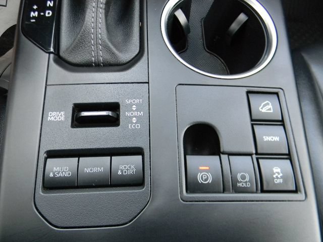 Used 2023 Toyota Highlander XLE AWD/4WD image 16