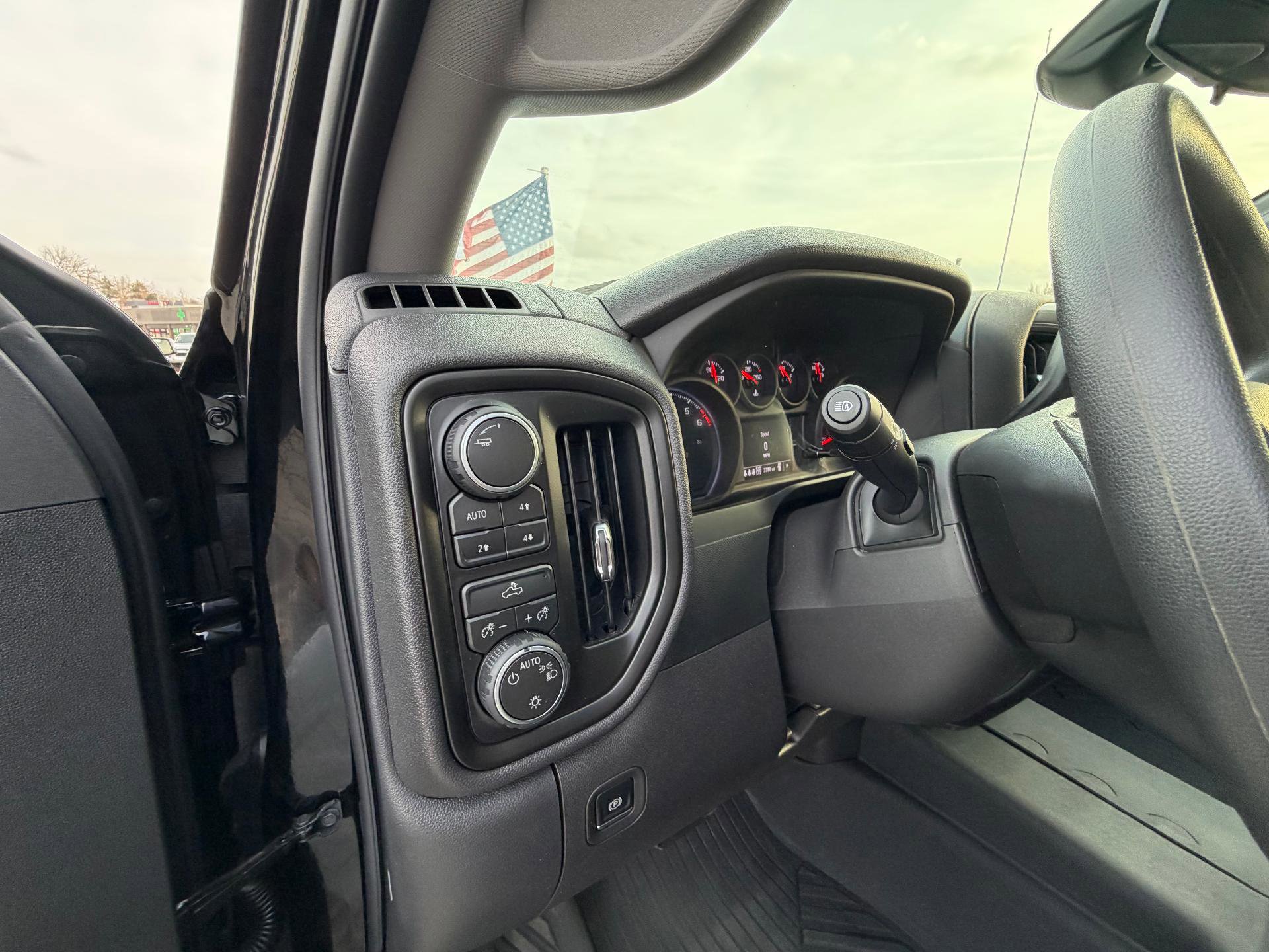 Used 2026 Chevrolet Silverado 1500 Custom Trail Boss AWD/4WD image 10
