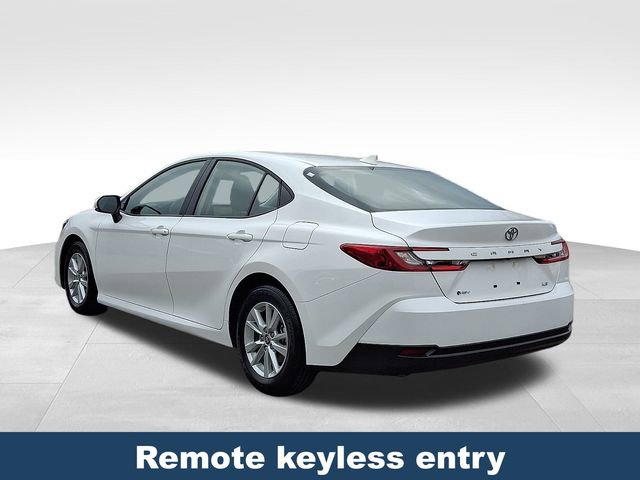 Used 2025 Toyota Camry LE image 5