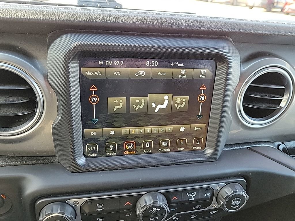 Used 2019 Jeep Wrangler Unlimited Sahara image 15