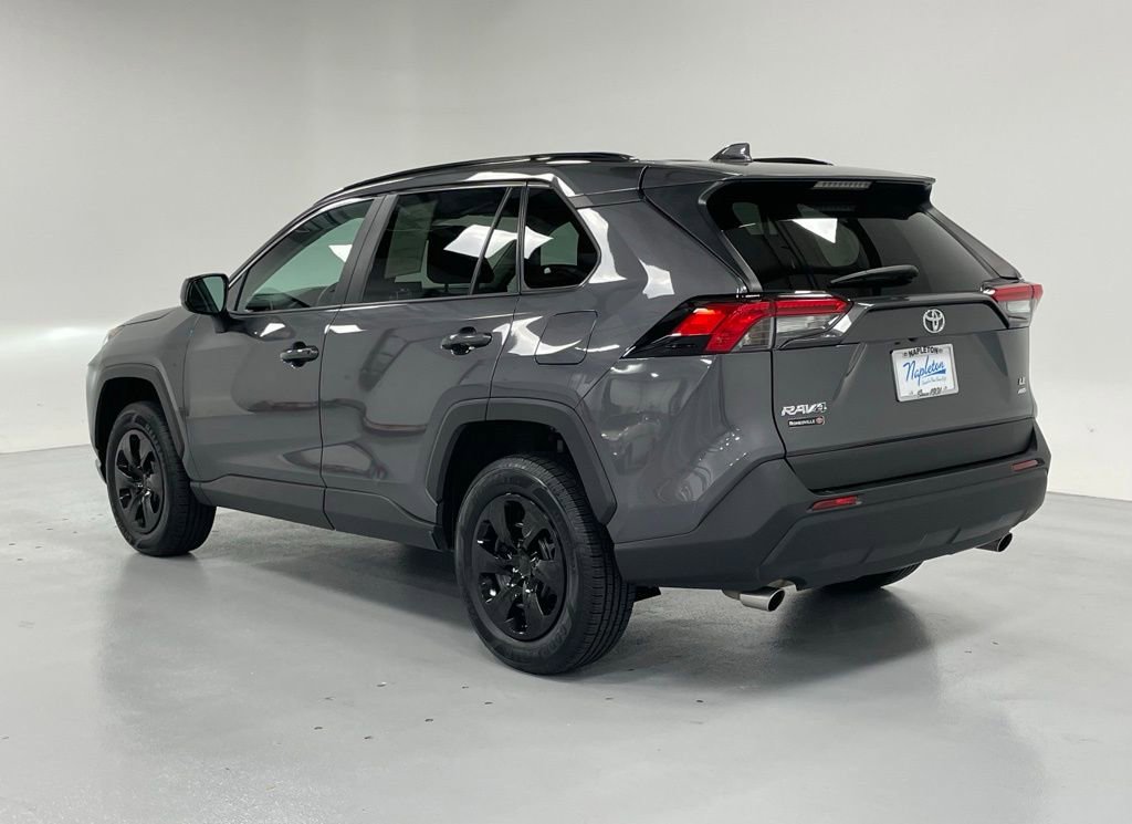 Used 2021 Toyota RAV4 LE image 3