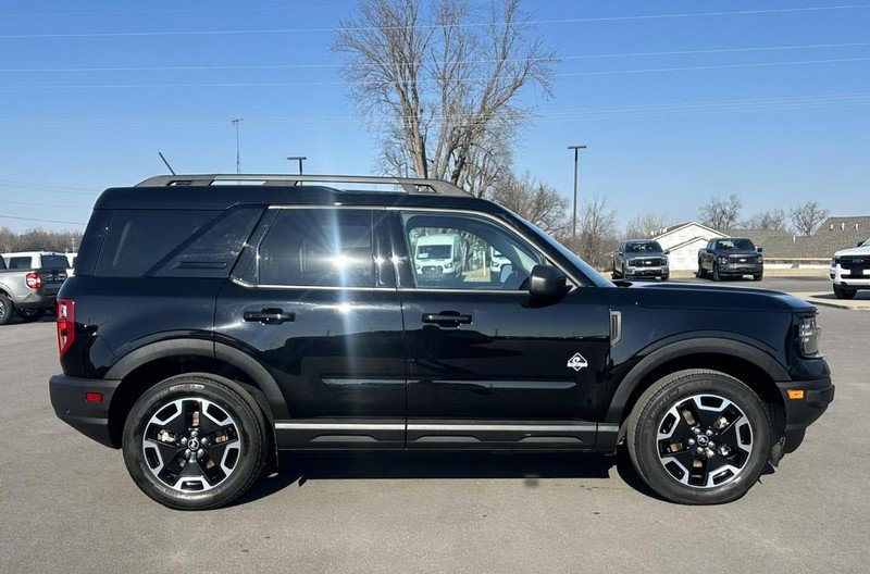 Used 2023 Ford Bronco Sport Outer Banks image 2