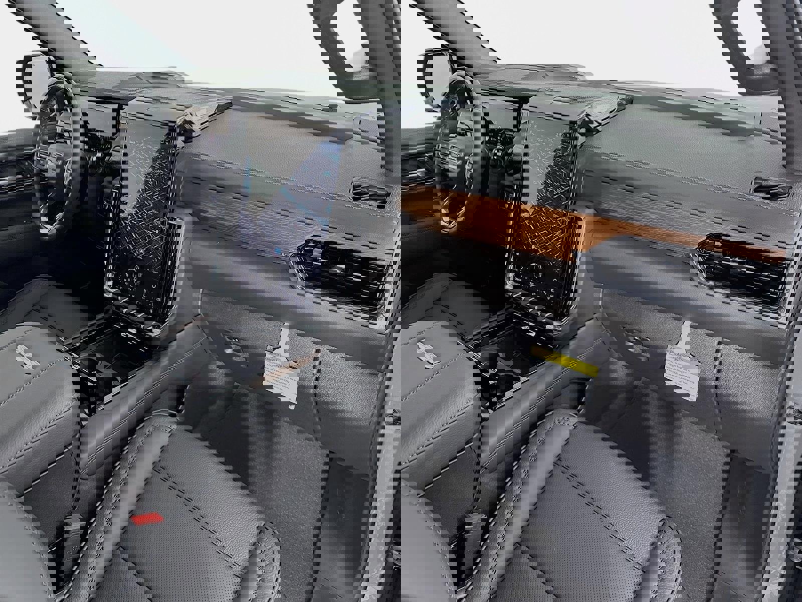 New 2026 GMC Yukon Denali w/ Denali Reserve Package image 32