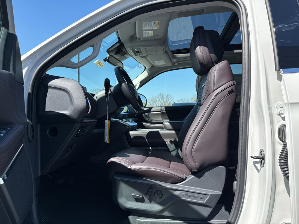 New 2026 Ford Expedition Platinum image 4