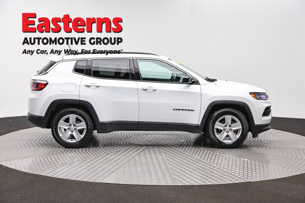 Used 2022 Jeep Compass Latitude w/ Convenience Group FWD image 4