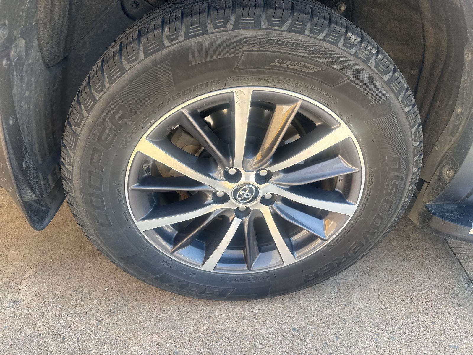 Used 2019 Toyota Highlander XLE image 9