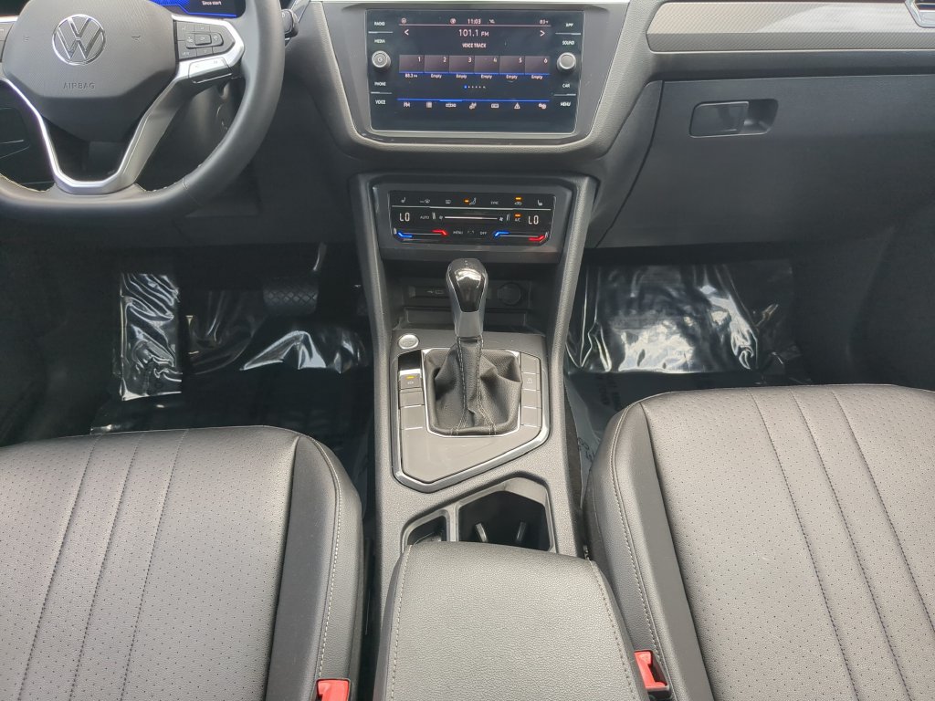 Used 2022 Volkswagen Tiguan SE FWD image 14