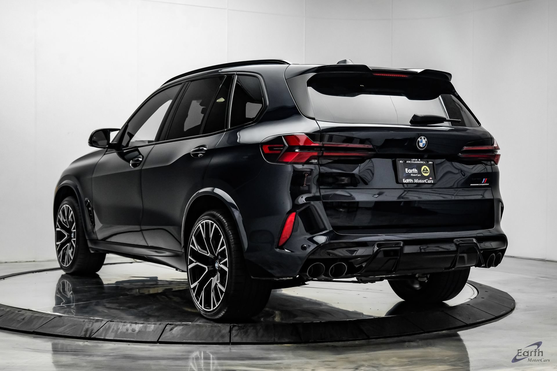 Used 2025 BMW X5 M Competition w/ Executive Package AWD/4WD image 11
